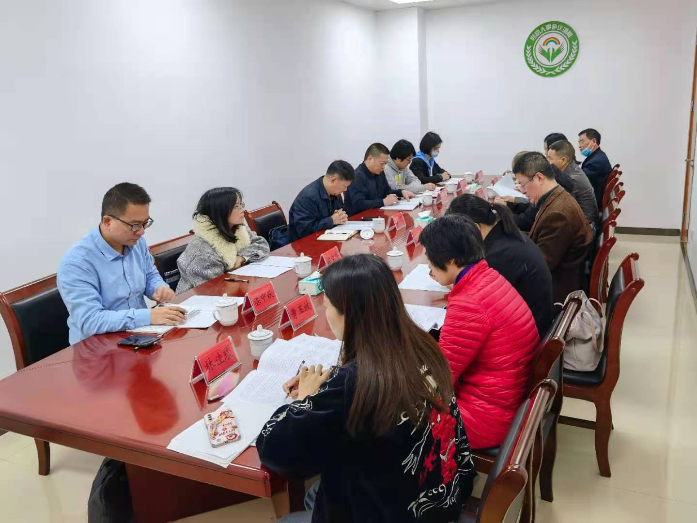 社會工作者 培訓網站_后資本主義社會作者_暑假工社會實踐報告