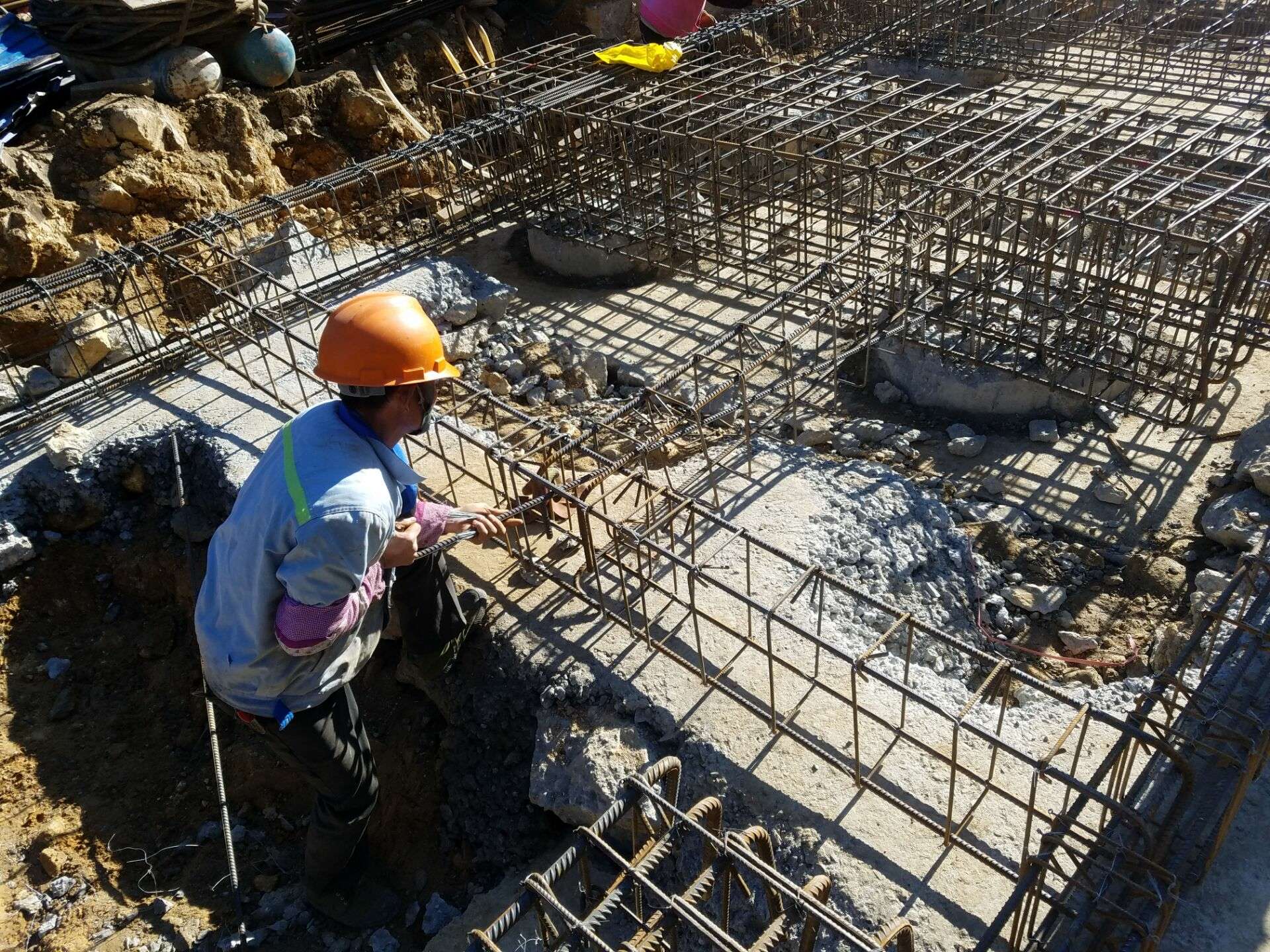 如何確定邊坡開挖線_設計開挖輪廓線_邊坡開挖線怎么放