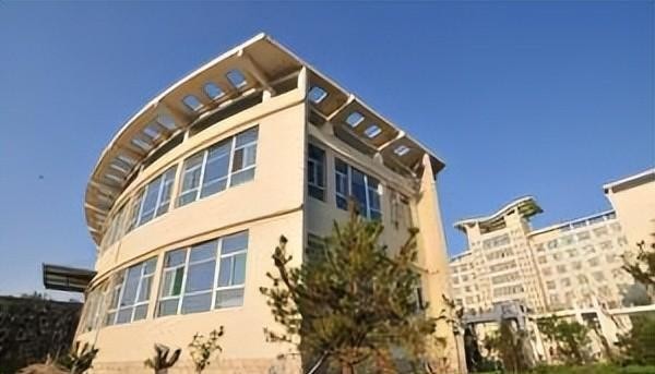 呂梁學院環(huán)境怎么樣(呂梁學院離市區(qū)遠嗎)