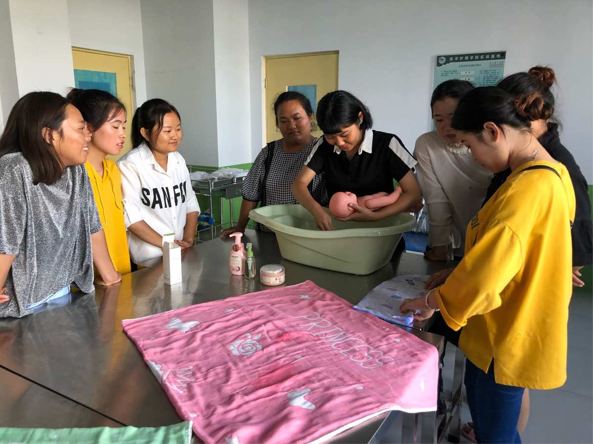 保育師和育嬰員有什么區別_保育員和育嬰員哪個含金量高_2023保育員和育嬰師的區別