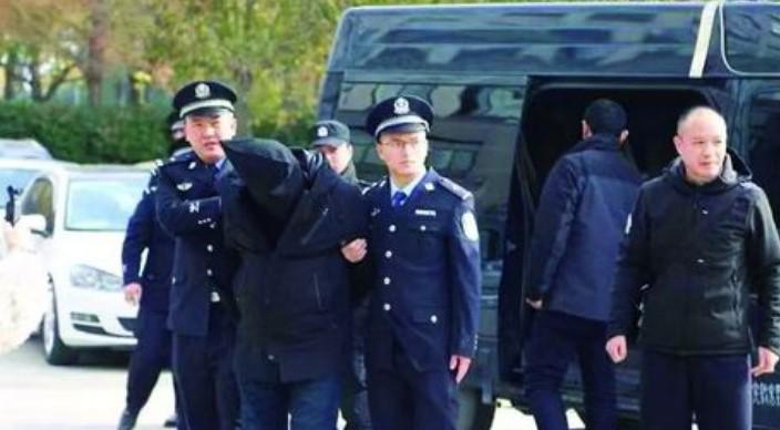 瘋狂斂財(cái)超4000萬(wàn)，被判18年罰110萬(wàn)，馮志強(qiáng)的惡行超過(guò)想象