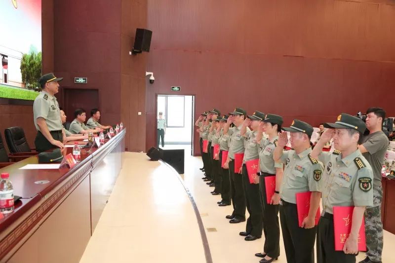 國防軍銜大學(xué)出來能干什么_國防大學(xué)出來什么軍銜_國防軍銜大學(xué)出來干什么