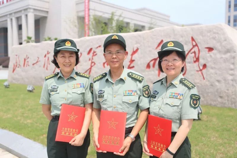 國防軍銜大學(xué)出來干什么_國防大學(xué)出來什么軍銜_國防軍銜大學(xué)出來能干什么