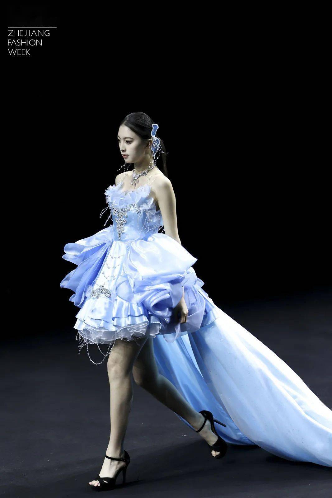 浙江省藝術(shù)職業(yè)學(xué)院_浙江藝術(shù)職業(yè)學(xué)院百度貼吧_浙江藝術(shù)職業(yè)學(xué)院學(xué)校