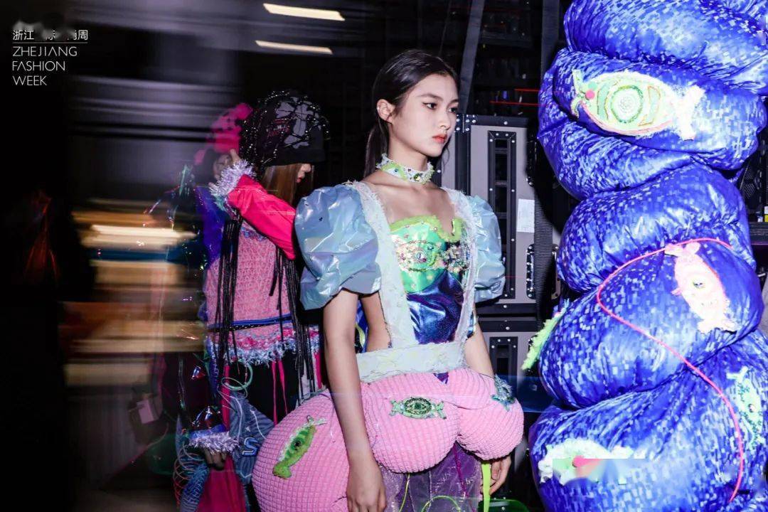 浙江藝術(shù)職業(yè)學(xué)院百度貼吧_浙江藝術(shù)職業(yè)學(xué)院學(xué)校_浙江省藝術(shù)職業(yè)學(xué)院