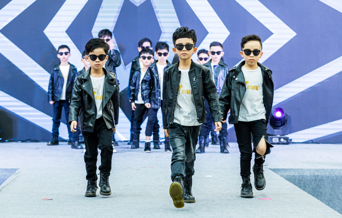 兒童明星培訓(xùn)學(xué)校_廣州少兒藝術(shù)培訓(xùn)機(jī)構(gòu)_小童星少兒藝術(shù)教育