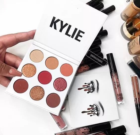 美妝博主品牌優勢_化妝師自創彩妝品牌_彩妝造型設計