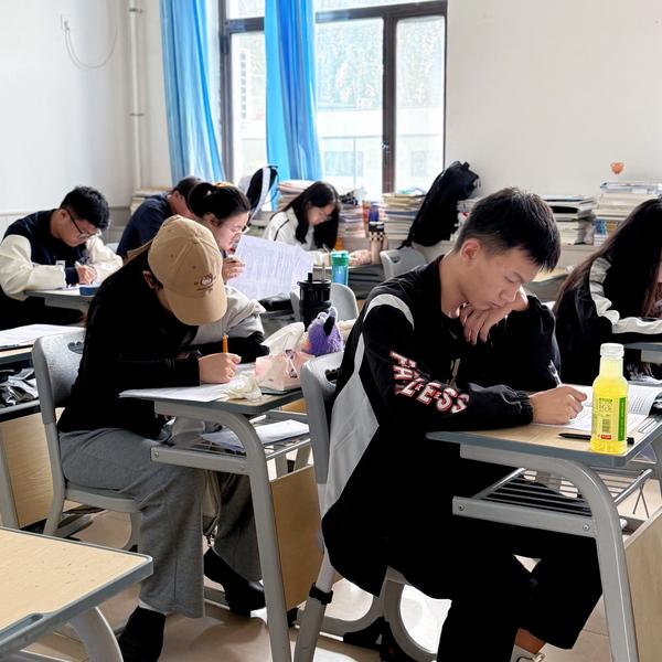 高三復讀迷茫無方向_輔導班高三補習_高考補習班選擇攻略